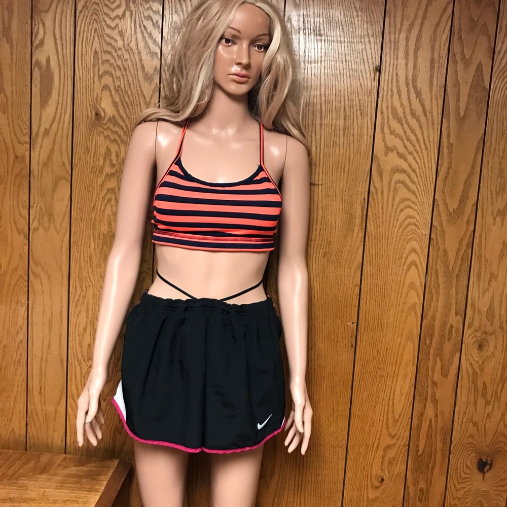 Lululemon Sport Bra Size-6 Color Orange & Black Good Condition